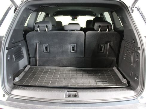 Used 2025 GMC Acadia Elevation image 32