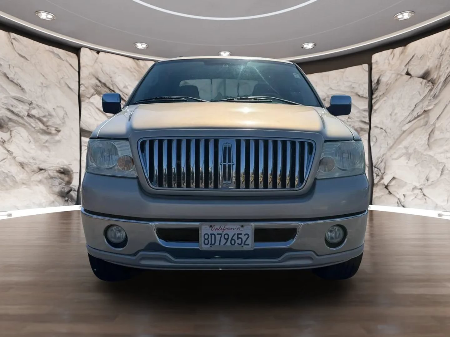 Used 2006 Lincoln Mark LT 2WD image 2