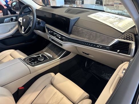 New 2027 BMW X7 xDrive40i w/ Premium Package AWD/4WD image 15