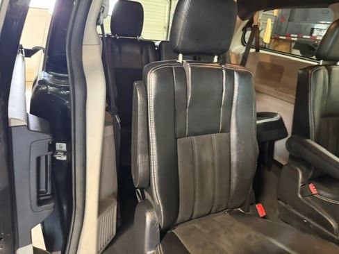 Certified 2020 Dodge Grand Caravan SXT FWD image 14