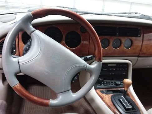 Used 1997 Jaguar XK8 Convertible RWD image 11