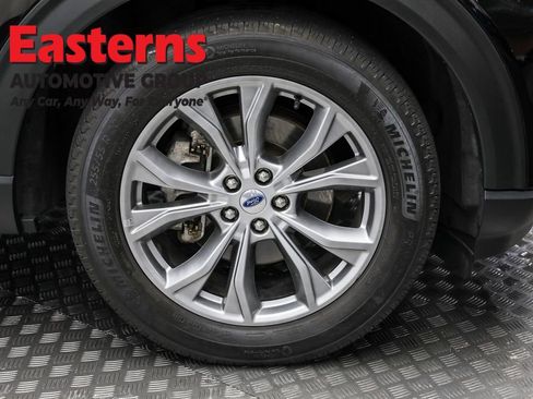 Used 2022 Ford Explorer Limited w/ Equipment Group 301A AWD/4WD image 32