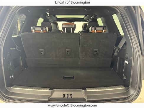 Used 2019 Lincoln Navigator Reserve AWD/4WD image 14