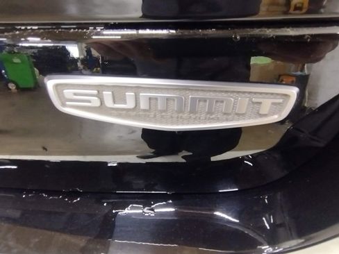 Used 2023 Jeep Grand Cherokee Summit AWD/4WD image 17