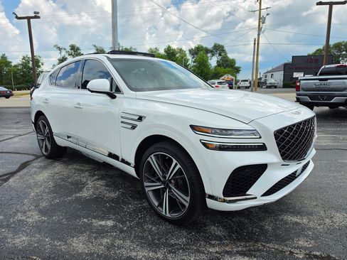 Used 2025 Genesis GV80 3.5T e-SC AWD/4WD image 3