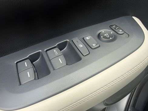 New 2027 Honda HR-V LX image 17