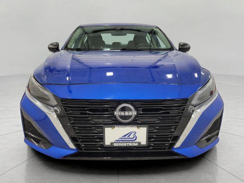 Used 2025 Nissan Altima 2.5 SV FWD image 13