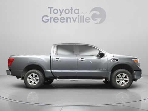 Used 2017 Nissan Titan SV AWD/4WD image 17