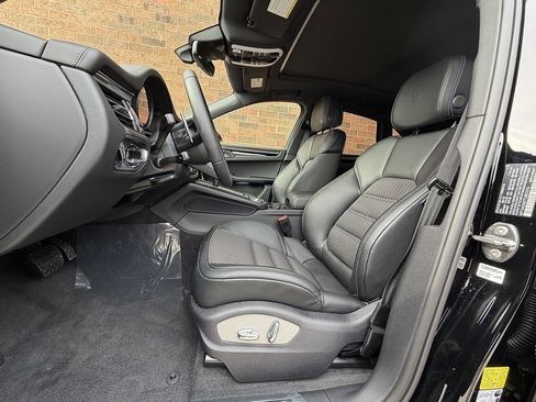 New 2026 Porsche Macan Turbo image 5