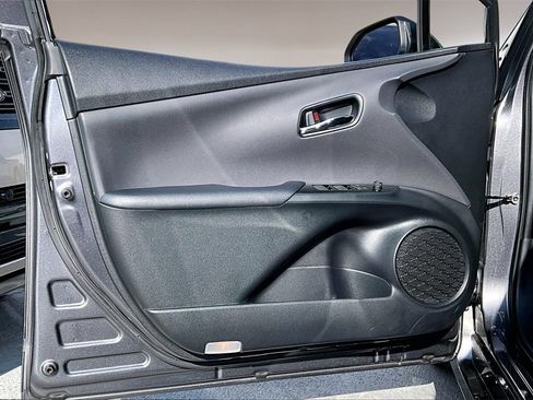 Used 2022 Toyota Prius L Eco image 18