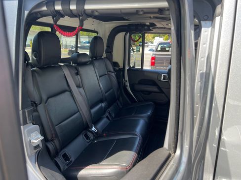 Used 2020 Jeep Gladiator Rubicon AWD/4WD image 17