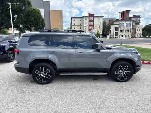 Used 2024 Lexus GX 550 w/ Cold Area Package AWD/4WD image 6