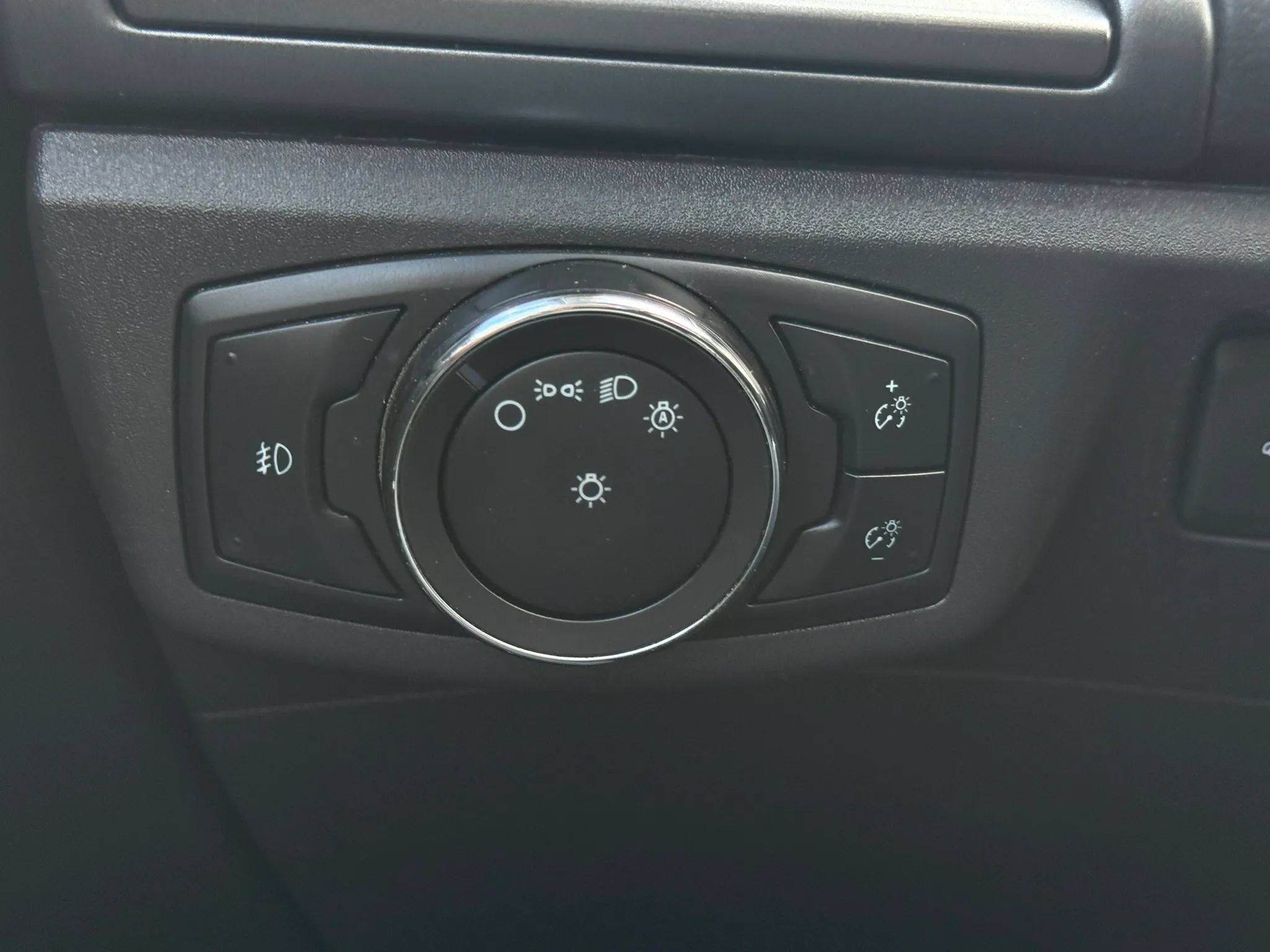 Used 2014 Ford Fusion Titanium FWD image 29