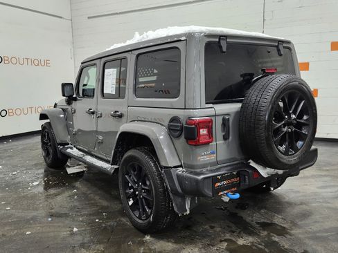 Used 2022 Jeep Wrangler Unlimited Sahara w/ Cold Weather Group AWD/4WD image 16
