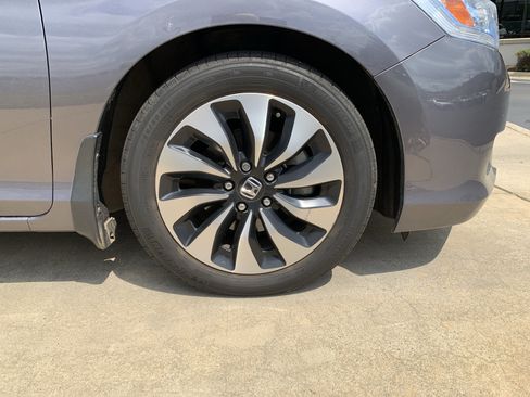 Used 2015 Honda Accord Touring image 13