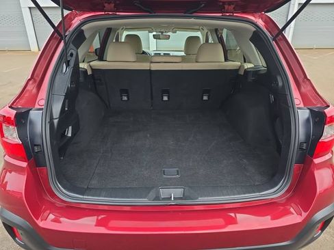 Used 2019 Subaru Outback 2.5i Limited AWD/4WD image 12