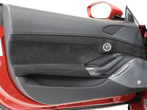 Certified 2023 Ferrari Portofino M RWD image 32