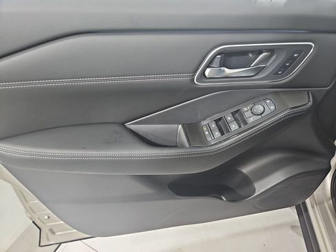 New 2026 Nissan Rogue Platinum AWD/4WD image 11