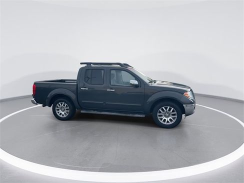 Used 2012 Nissan Frontier SL image 8