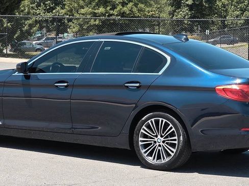Used 2017 BMW 530i xDrive AWD/4WD image 8