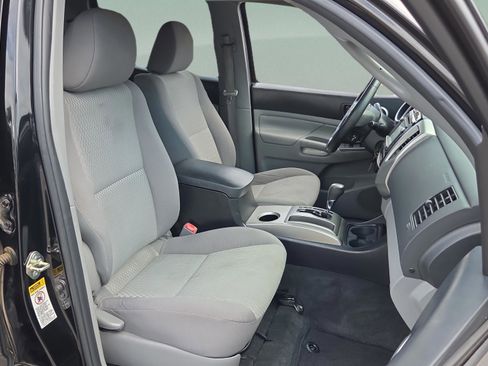 Used 2015 Toyota Tacoma PreRunner w/ SR5 Package RWD image 15