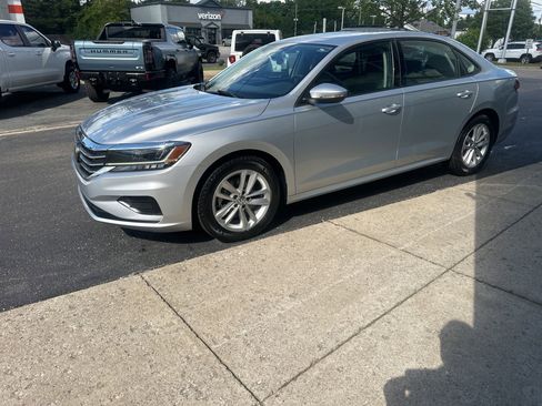 Used 2020 Volkswagen Passat 2.0T S FWD image 9