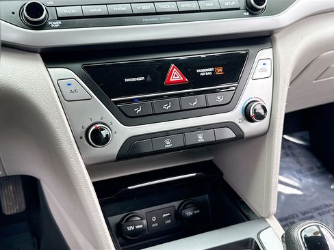 Used 2018 Hyundai Elantra SEL FWD image 10