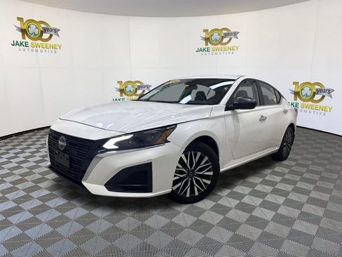 Used 2024 Nissan Altima 2.5 SV AWD/4WD image 4
