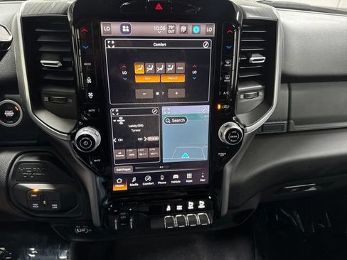 Used 2025 RAM 2500 Big Horn AWD/4WD image 18