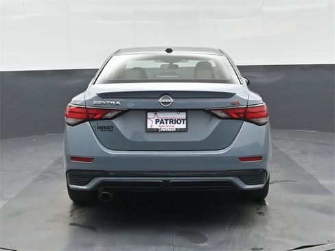 Used 2025 Nissan Sentra SR w/ SR Premium Package image 5