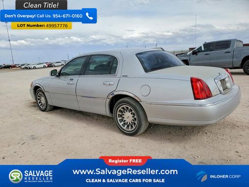 Used 2000 Lincoln Town Car Signature image 3