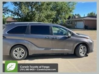 Used 2023 Toyota Sienna Platinum AWD/4WD video 1