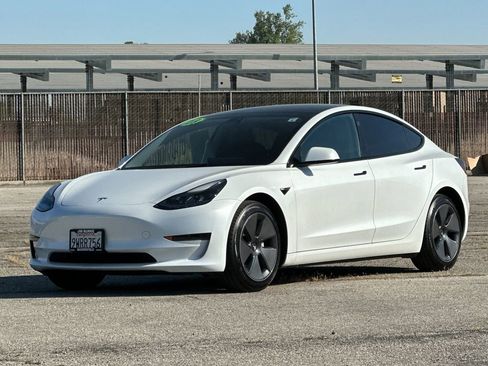 Used 2023 Tesla Model 3 Standard Range image 8