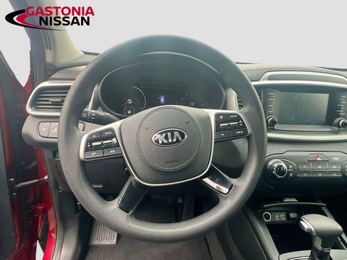 Used 2019 Kia Sorento LX image 14