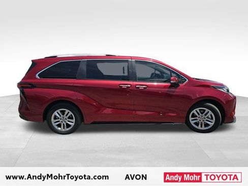 Used 2023 Toyota Sienna Limited FWD image 8