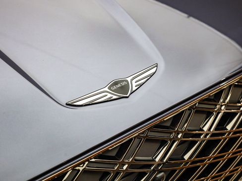 Used 2026 Genesis GV70 2.5T Advanced image 9