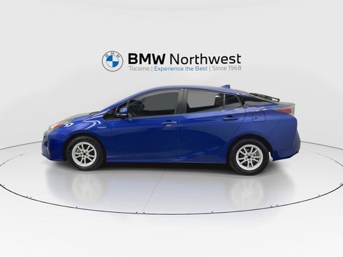 Used 2018 Toyota Prius Two w/ Prius Two Safety Plus Package FWD image 11