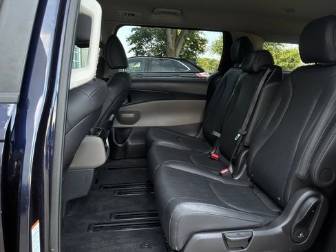 Used 2026 Kia Carnival FWD image 12