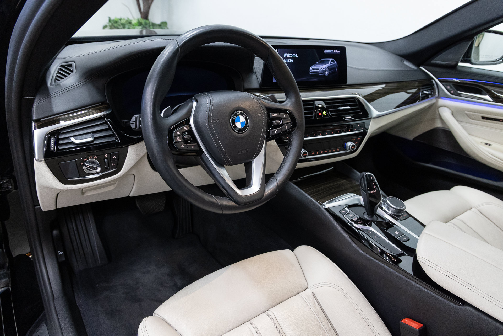 Used 2019 BMW 540i w/ Premium Package RWD image 6