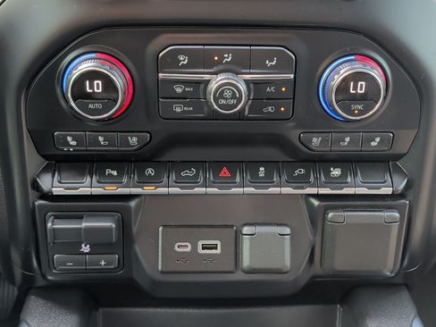 Used 2021 Chevrolet Silverado 1500 LTZ RWD image 20