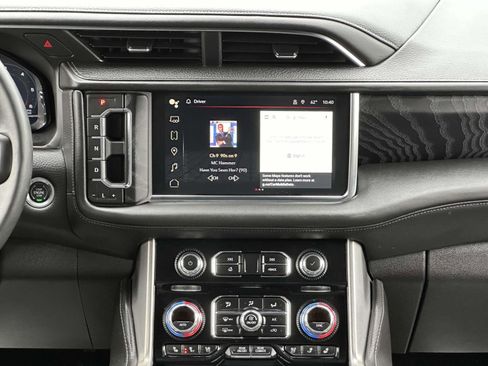 Used 2024 GMC Yukon XL Denali image 3