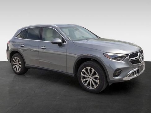 Used 2023 Mercedes-Benz GLC 300 4MATIC w/ Pinnacle Trim Package image 12