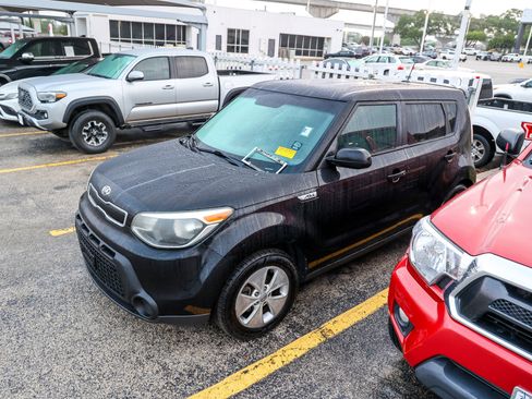 Used 2015 Kia Soul image 3