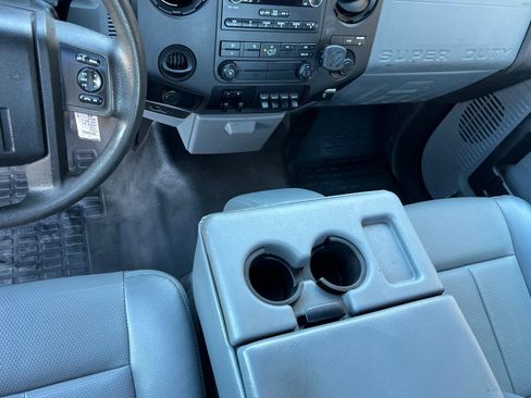 Used 2016 Ford F550 2WD Regular Cab Super Duty image 10