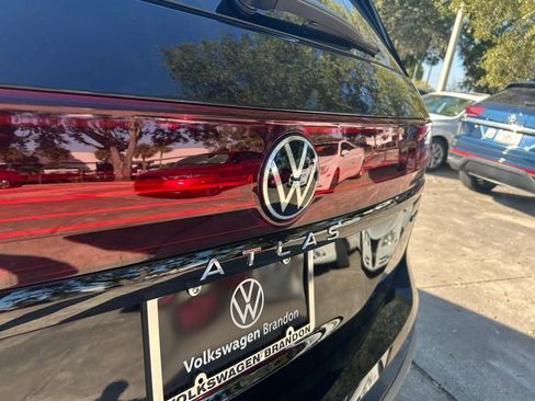 New 2026 Volkswagen Atlas Peak Edition AWD/4WD image 21