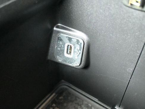 Used 2022 Jeep Wrangler Unlimited Sahara AWD/4WD image 15