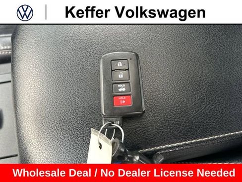 Used 2012 Toyota Camry SE w/ Leather Pkg FWD image 36