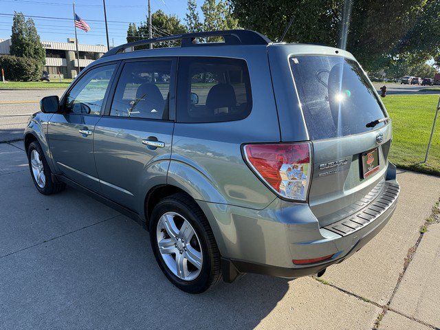Used 2010 Subaru Forester 2.5X Limited AWD/4WD image 7
