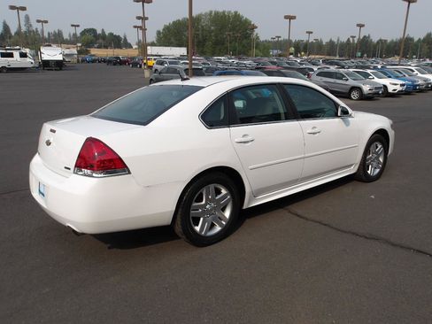 Used 2014 Chevrolet Impala LT w/ LT Sunroof Package FWD image 5