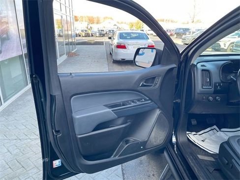 Used 2021 Chevrolet Colorado Z71 w/ Z71 Midnight Edition image 19